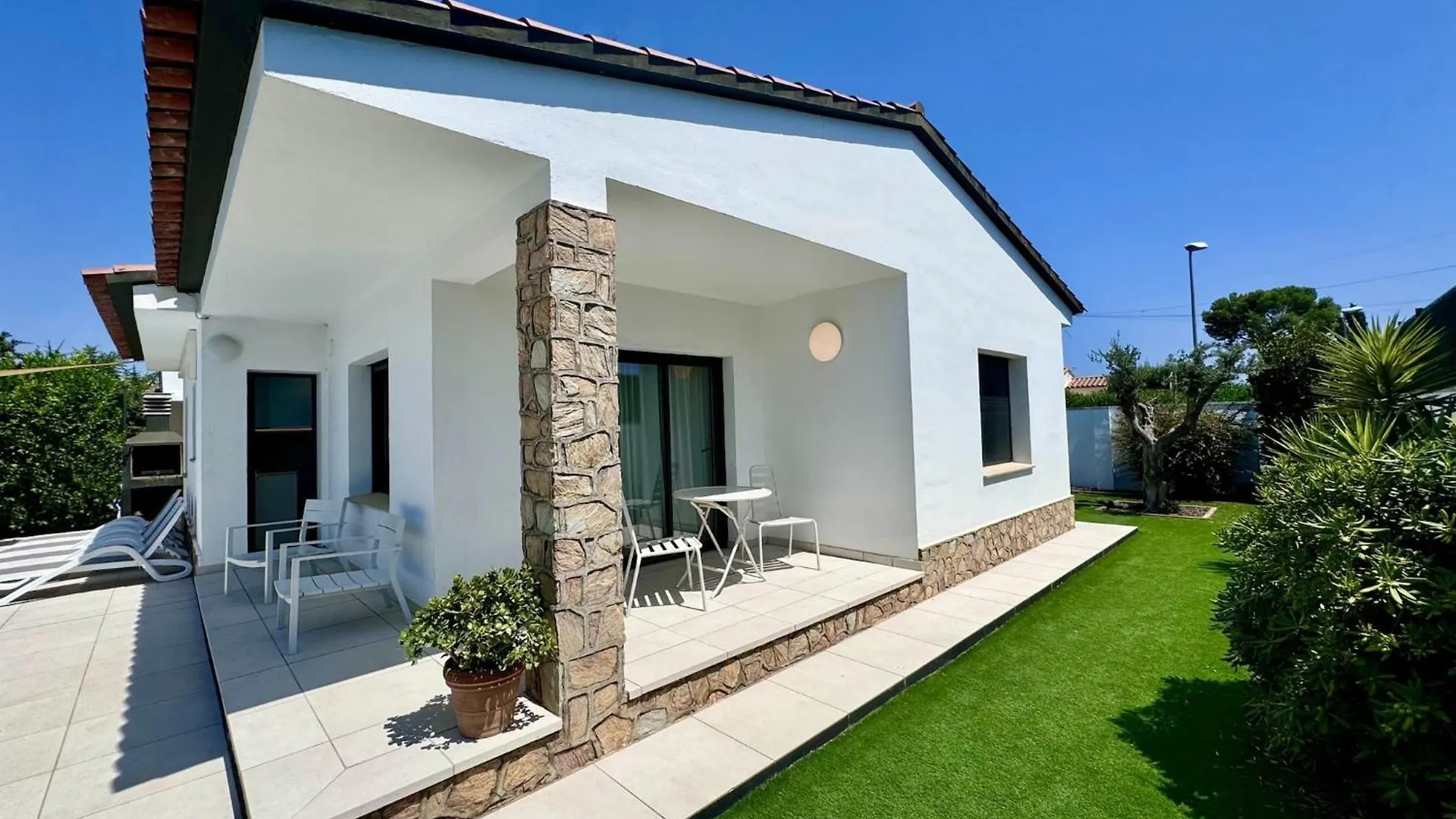 3 Bedroom Villa In Costa Brava L'Escala