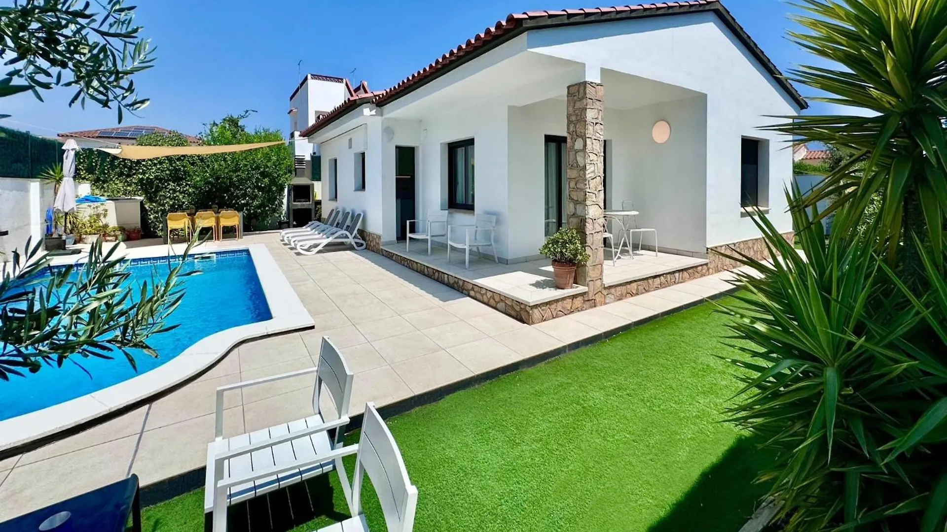 3 Bedroom Villa In Costa Brava L'Escala