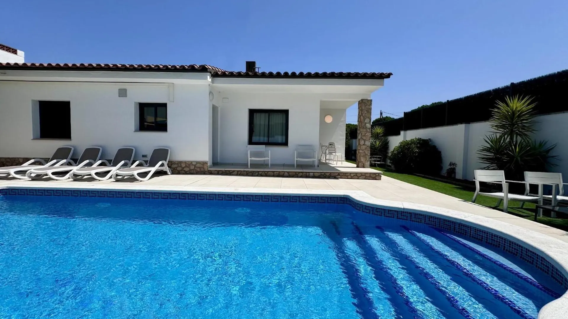 3 Bedroom Villa In Costa Brava L'Escala Spain
